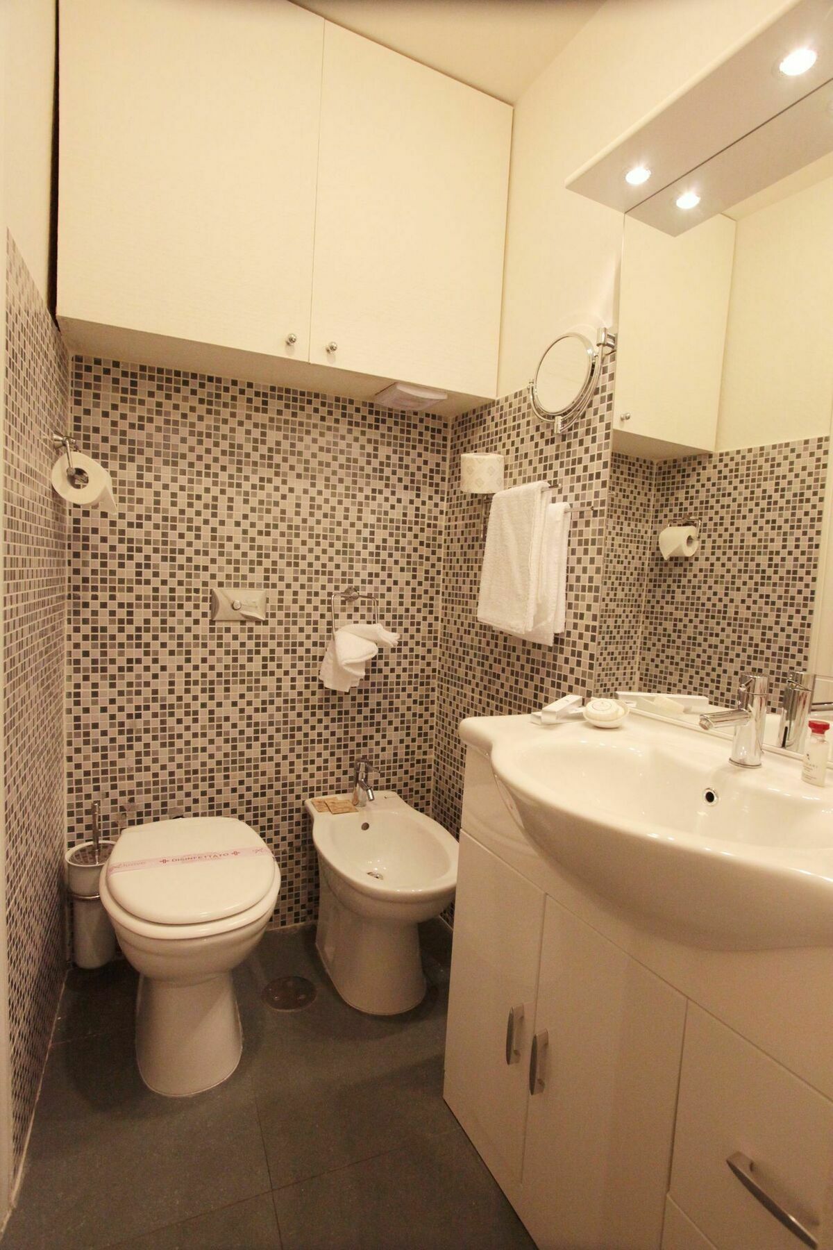 Luxury Fashion Suites โรม ภายนอก รูปภาพ